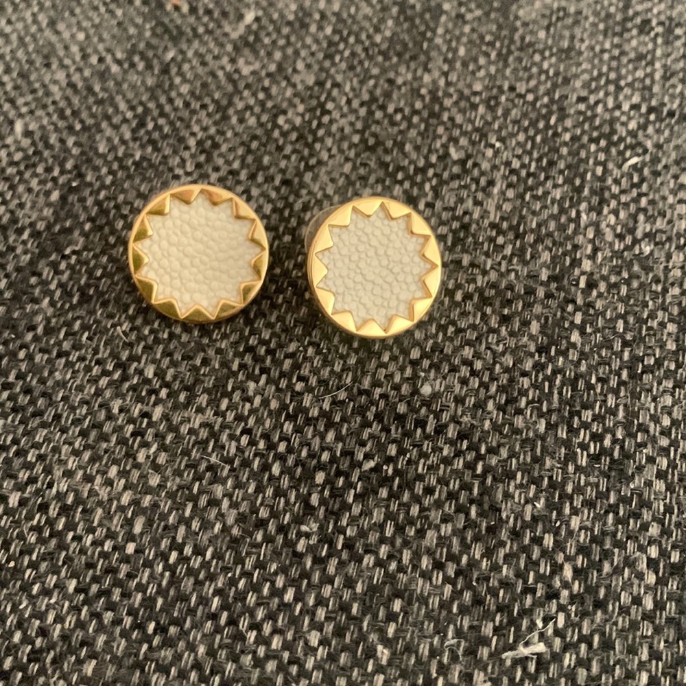 House of Harlow white and gold earrings